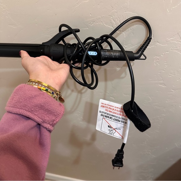 BIOIONIC CURLING IRON - Picture 3 of 3